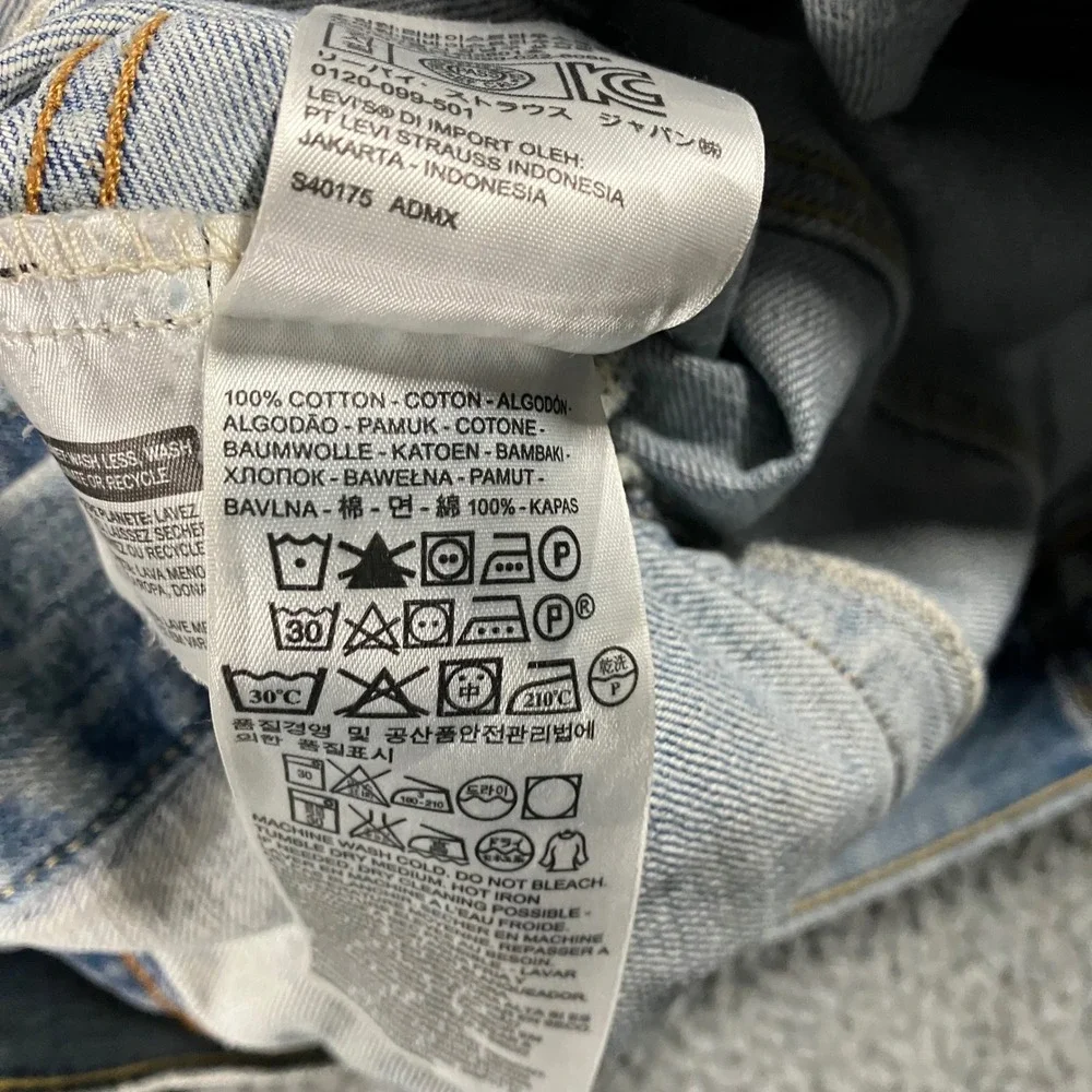 Levi's Denim Trucker Jacket Men Large Light Wash Blue Faded Western Classic - Picture 10 of 12
